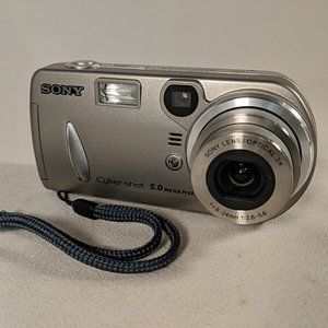 PARTS Sony Cybershot MPEG Movie VX Smart Zoom DSC-P92 Digital Camera LENS ISSUE